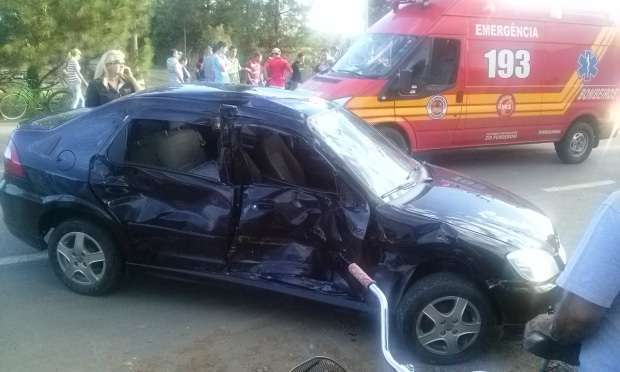 Acidente na Gabriel Arns deixa três feridos 8 CAM01266