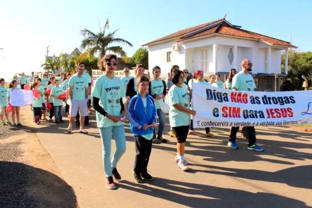 400 pessoas caminham contra as drogas em Forquilhinha na manhã de sábado 15 IMG 8509