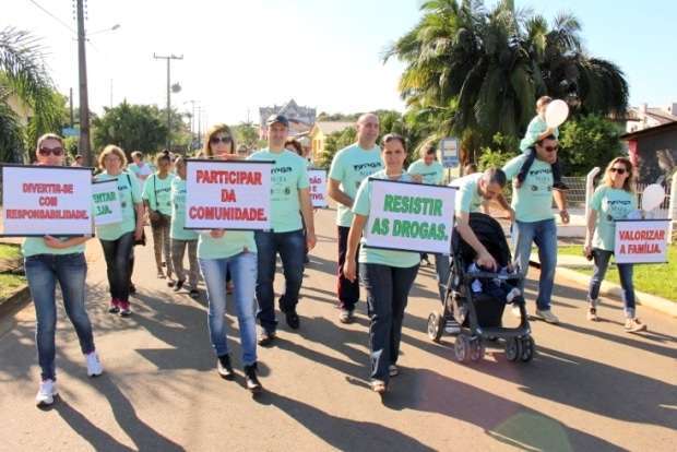 400 pessoas caminham contra as drogas em Forquilhinha na manhã de sábado 17 IMG 8516