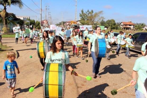 400 pessoas caminham contra as drogas em Forquilhinha na manhã de sábado 24 IMG 8555