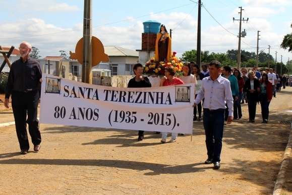 Mais de 1,5 mil pessoas comemoram 80 anos da comunidade de Santa Terezinha 7 IMG 0896