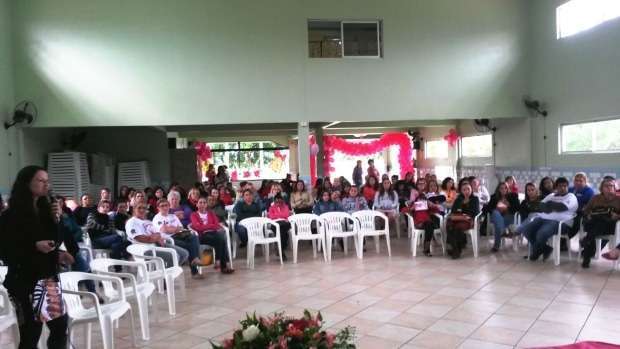 Mais de 120 mulheres do Sintiacri debatem sobre o Outubro Rosa