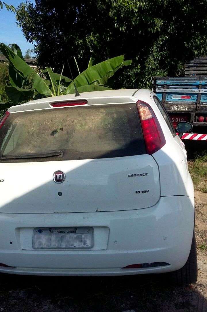 Carro e motocicleta roubados no bairro Saturno são recuperados pela Polícia Militar de Criciúma 7 ind 1