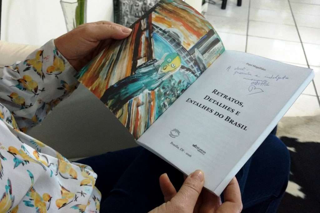 Artista plástica forquilhinhense tem obra publicada em livro de Brasília 8 IMG 20160712 113506257 3