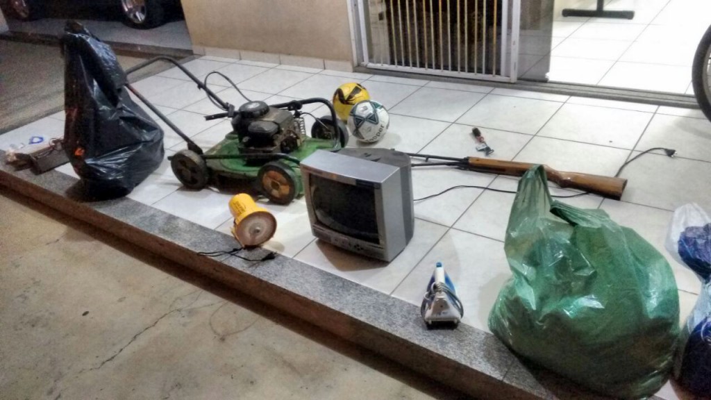 Homem enche o tanque de carro furtado e foge sem pagar pelo combustível 7 whatsapp-image-2016