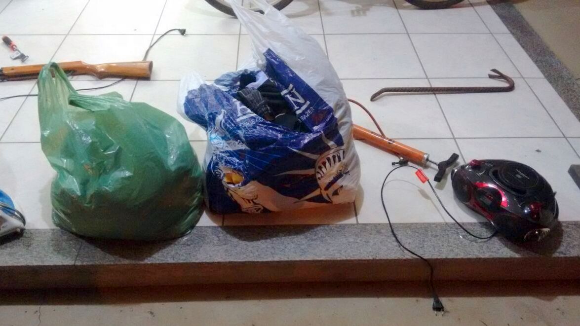 Homem enche o tanque de carro furtado e foge sem pagar pelo combustível 8 whatsapp-image-2016