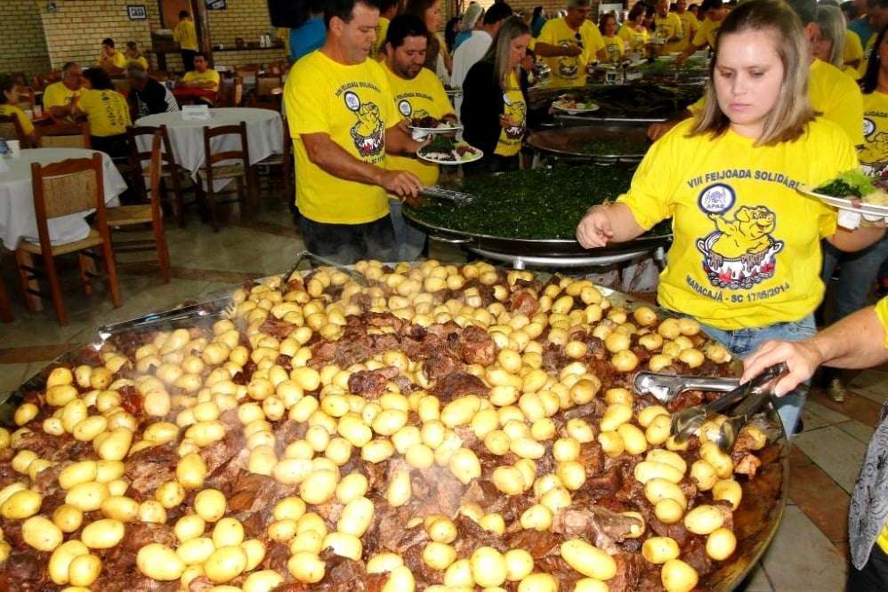 feijoada apae