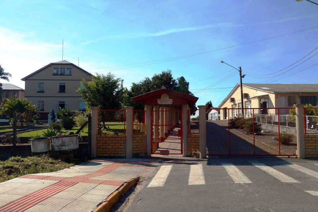Fachada Colégio Sagrada Família 3