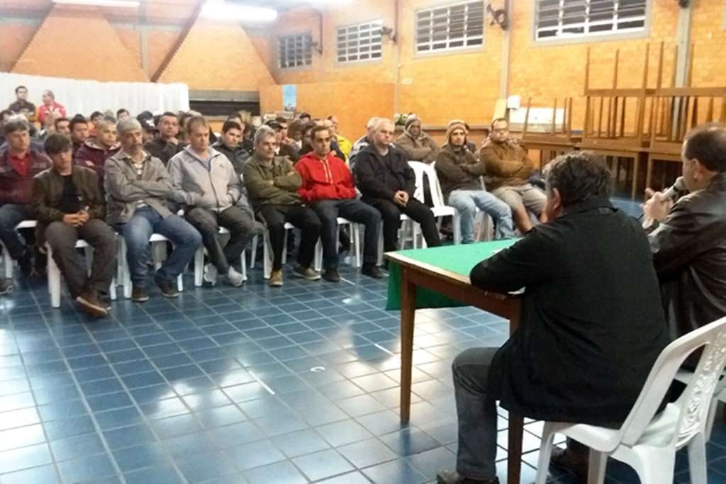 assembleia em criciúma 20160518 180724444444