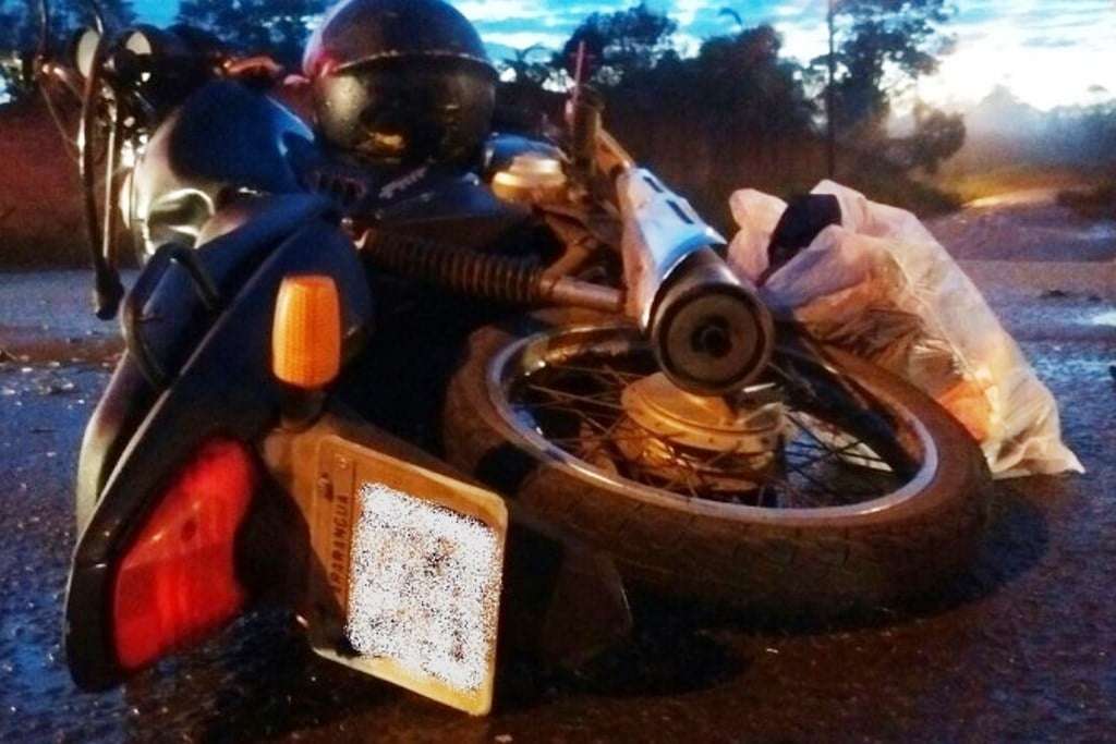 motociclista fica ferido em colisao frontal