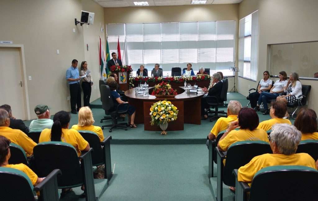 25 11 Sessão para idosos