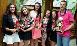 Atletas Premiadas e Prof. Jean