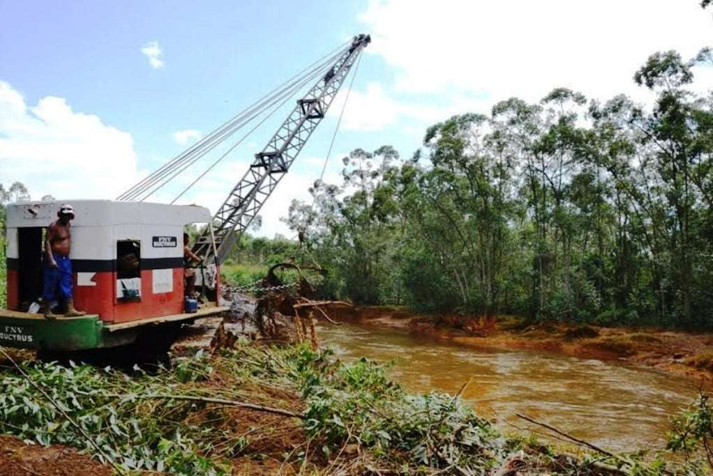 desassoreamento do rio sangao em criciuma 1003699