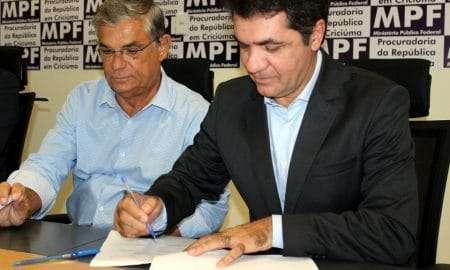 Assinatura do contrato com o HSJ Foto de Jhulian Pereira 1