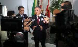 brasilia governador concede entrevista a jornalistas 20170418 1266964665