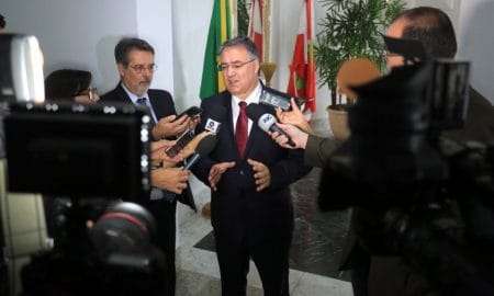 brasilia governador concede entrevista a jornalistas 20170418 1266964665
