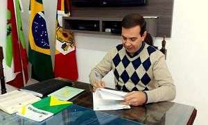 2017 0531 prefeito Arlindo Rocha baixa decreto