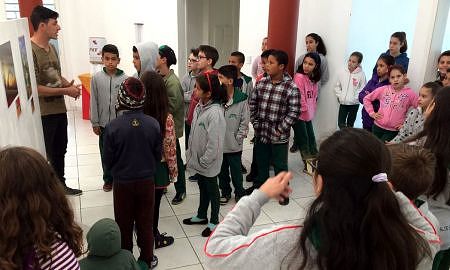 Visita alunos exposição cc