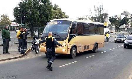 Fiscalização de vans e micro ônibus Foto de Divulgação Decom