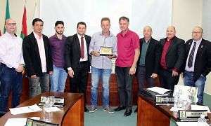 Homenagem avicultor