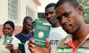 haitianos e ganeses iniciam aulas de lingua portuguesa