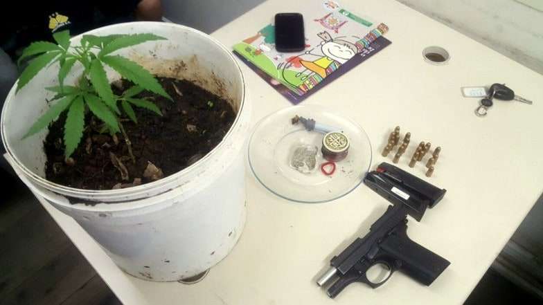 homem sequestra e mantem a namorada em carcere privado