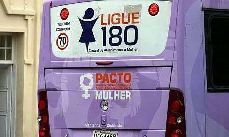 Ônibus do projeto “Mulher Viver sem violência”