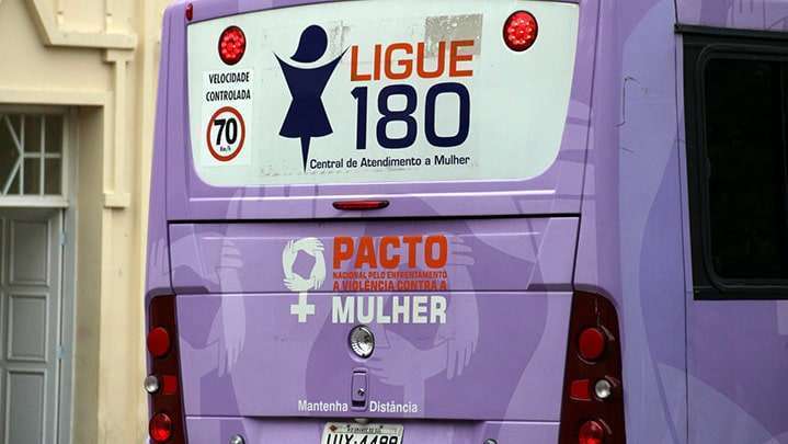 Ônibus do projeto “Mulher Viver sem violência”