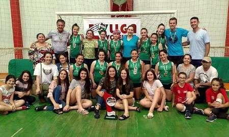 Equipe com os pais e torcedores