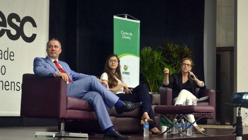 Seminario ICJ medidas socieducativas Andre e Franciele