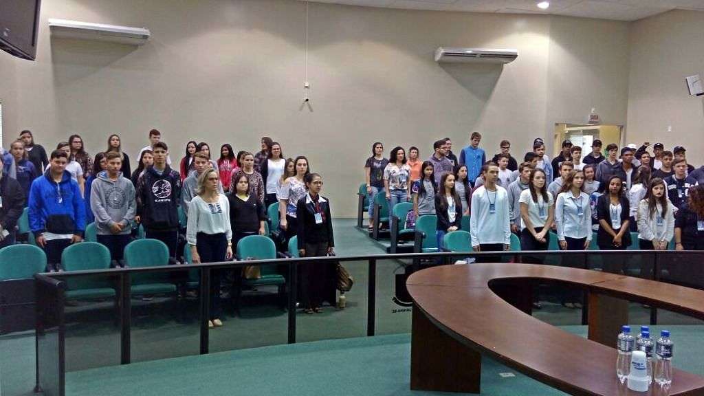 E.E.B. Luiz Tramontim realiza 8º Seminário das Profissões 8 Seminário 2