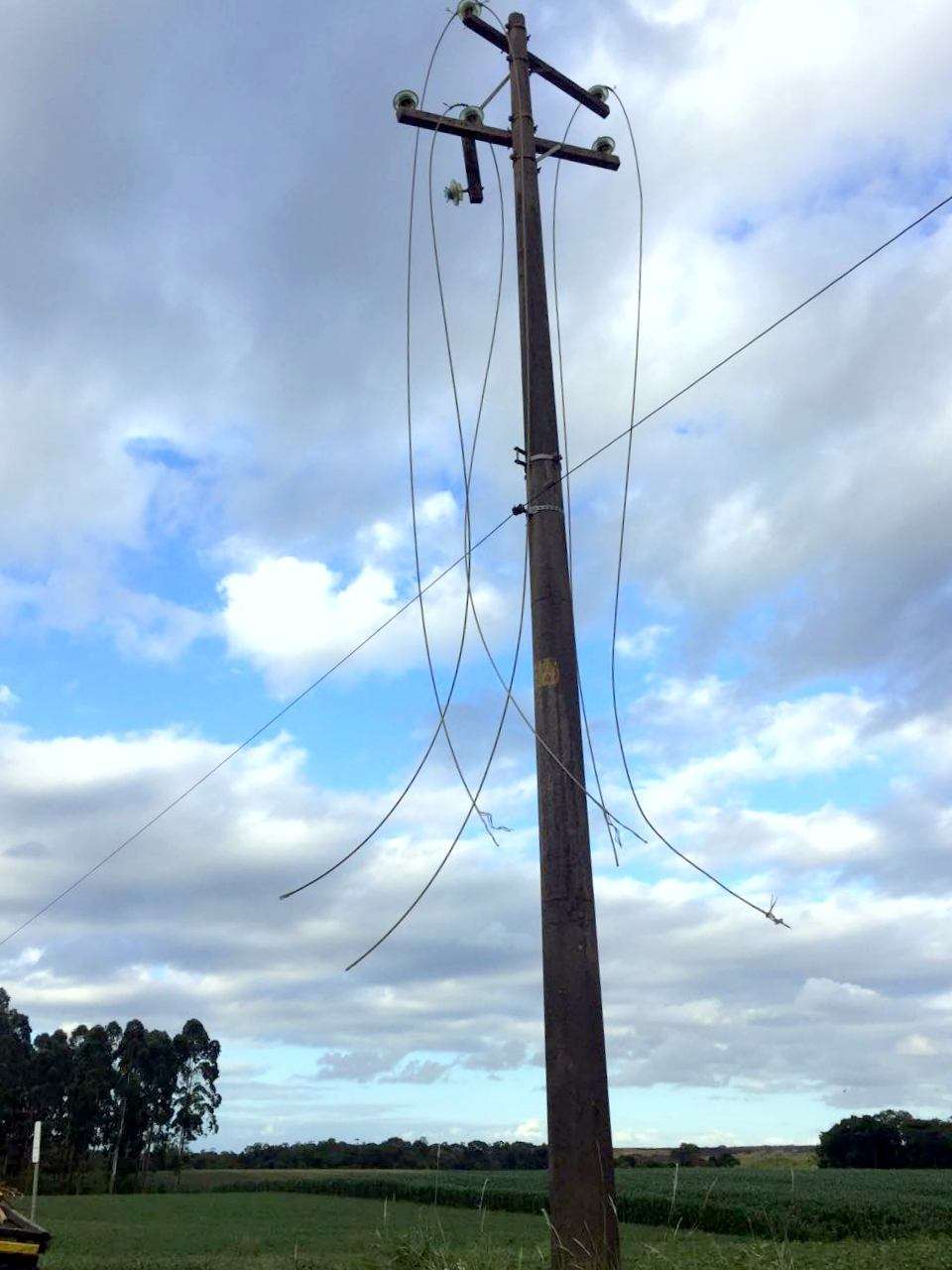 Dupla é flagrada furtando fiação elétrica 7 furto 1