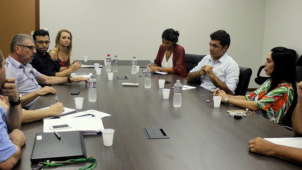 Salvaro e promotor discutem alternativas para evitar ausência de pacientes em exames Foto de Ana de Mattia 2