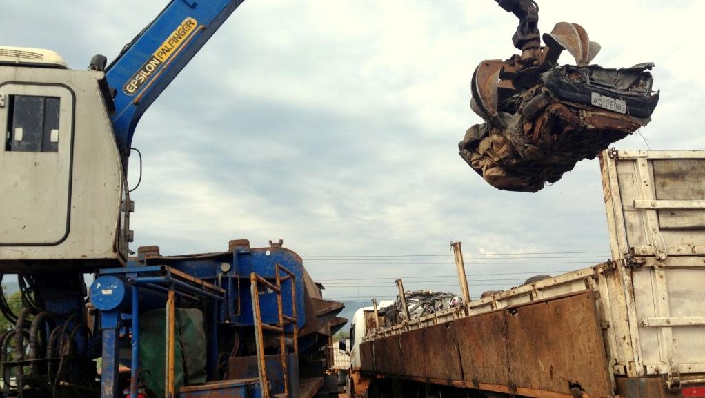 canelinha veiculos judiciais sao prensados 20170505 1977438335
