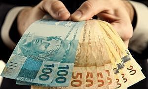Auxílio Brasil Salário dívida Caixa Golpe