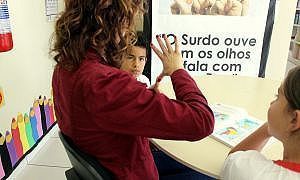 Escola polo de surdos Foto Beatriz Formanski 1