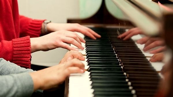 Aulas de Piano, Ensino De Música, Academia AFB