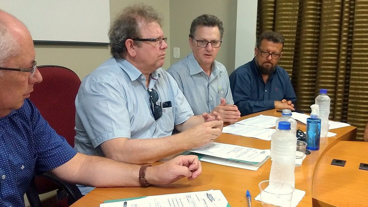 Acélio Casagrande na reunião com os prefeitos da Amrec