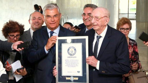 brasilia walter orthmann reconhecido pelo livro dos recordes como o homem de maior tempo de servico em uma mesma empresa 20180502 1621858023