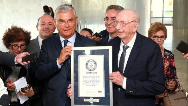 brasilia walter orthmann reconhecido pelo livro dos recordes como o homem de maior tempo de servico em uma mesma empresa 20180502 1621858023