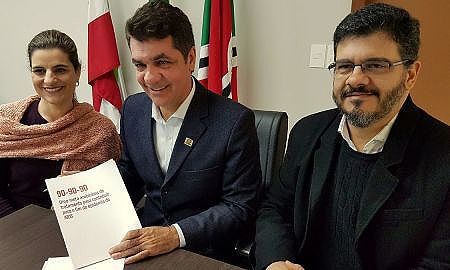 Assinatura Carta de Paris 3