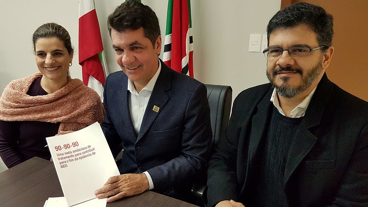 Assinatura Carta de Paris 3