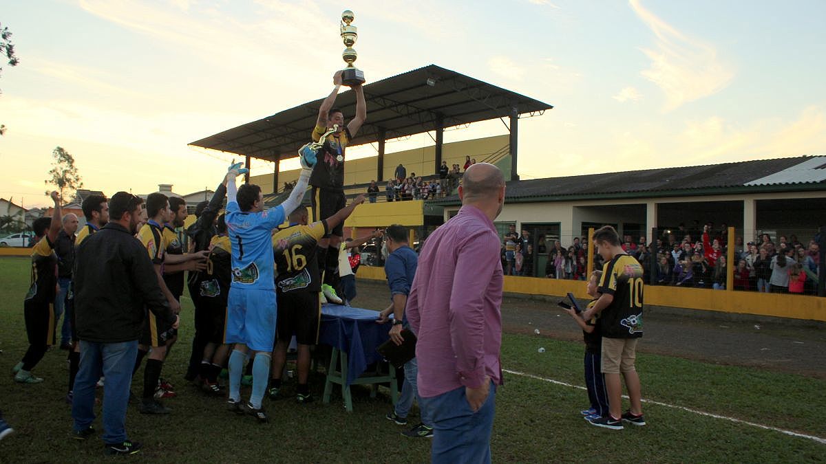 Pela oitava vez, Ouro Negro é campeão no Campeonato Municipal de Futebol de Campo 7 IMG 1292