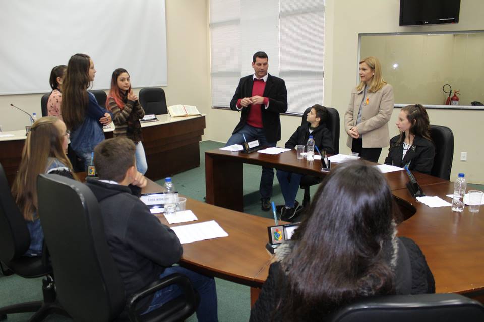 24 08 Parlamento Jovem