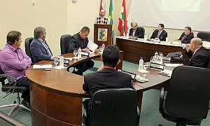 Juliano tribuna 1
