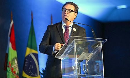 Ministro do Turismo 02
