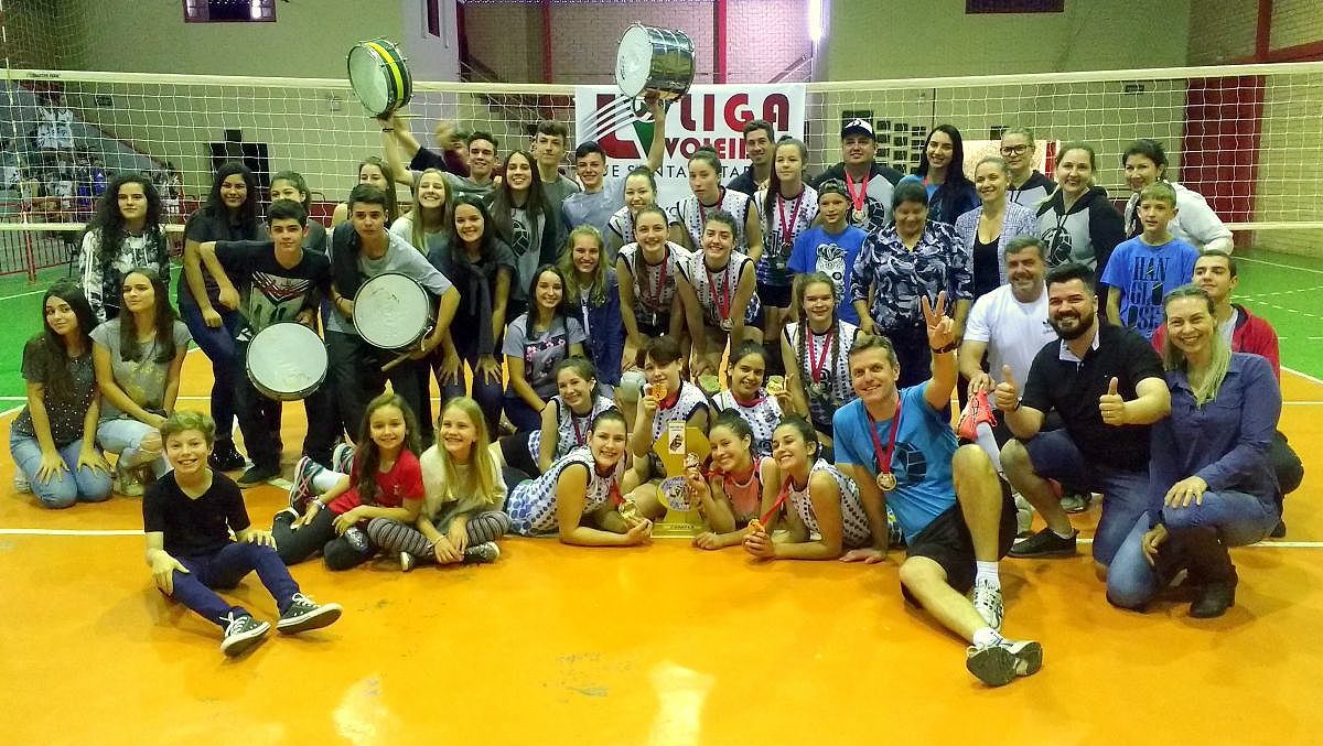 CAMPEÃS COM A TORCIDA