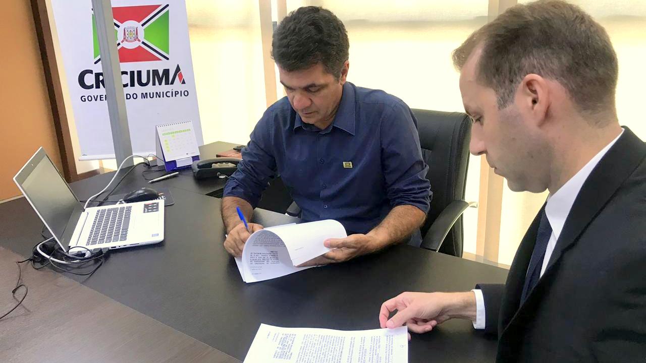 Contrato patrocinio caixa Foto Guilherme Nuernberg 3