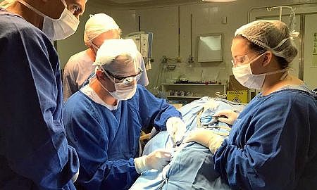 3 Cirurgia inÃ©dita para pacientes com surdez parcial Ã© realizada no HSJB