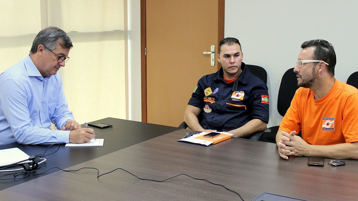 ReuniÃ£o com a defesa civil Foto Beatriz Formanski 2